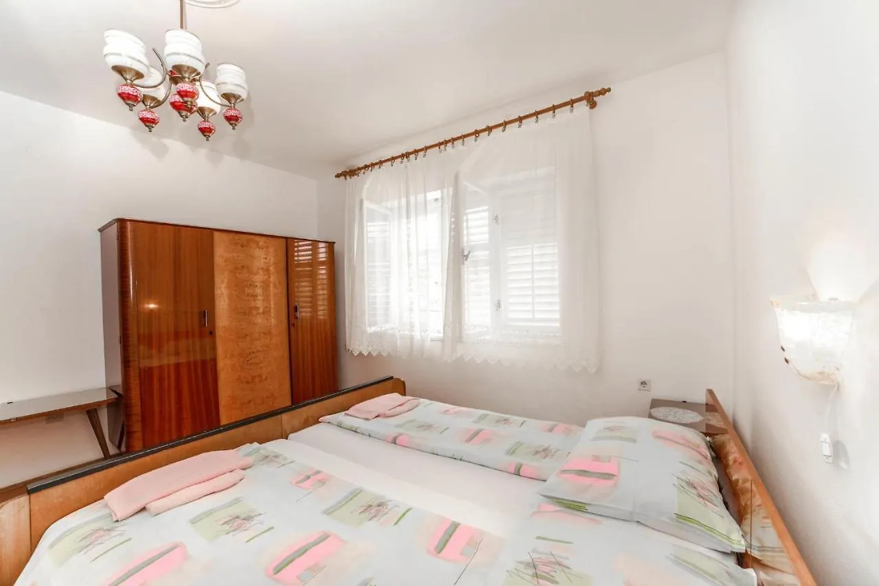 Apartments Jasko 2896 Barbat na Rabu Croatia
